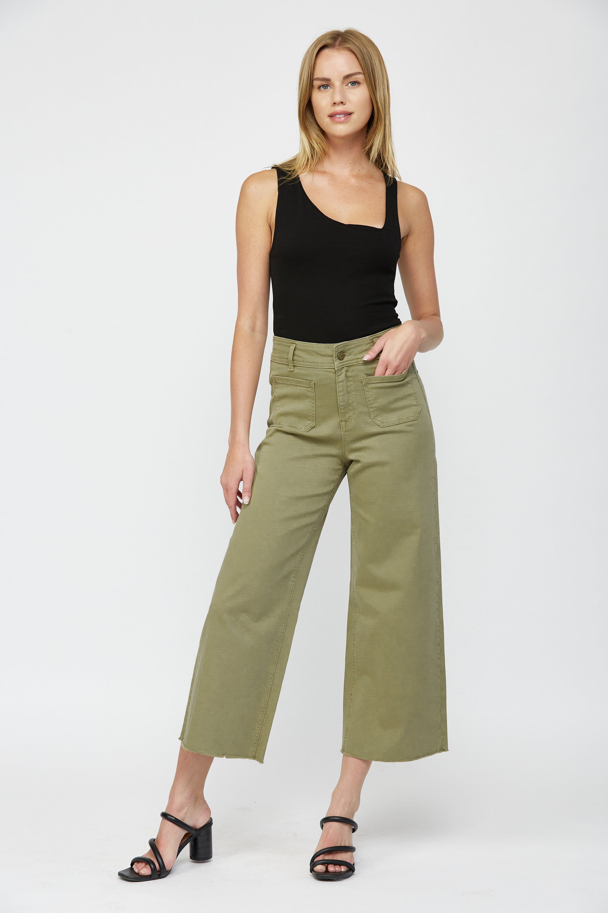 Cropped Wide Leg With Front Pocket