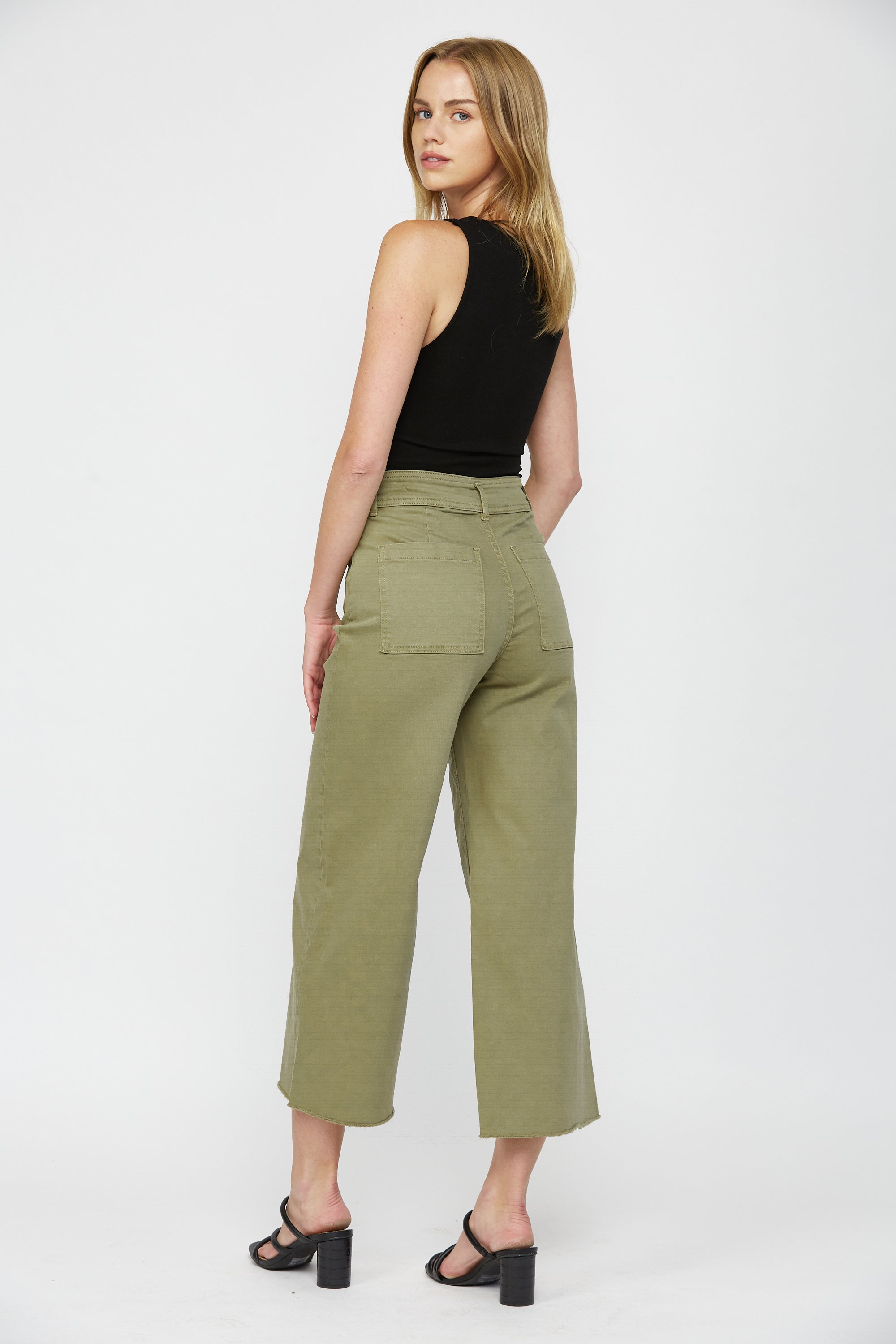 Cropped Wide Leg With Front Pocket