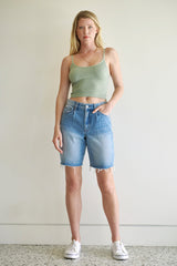 HIGH-RISE PLEATED BERMUDA
