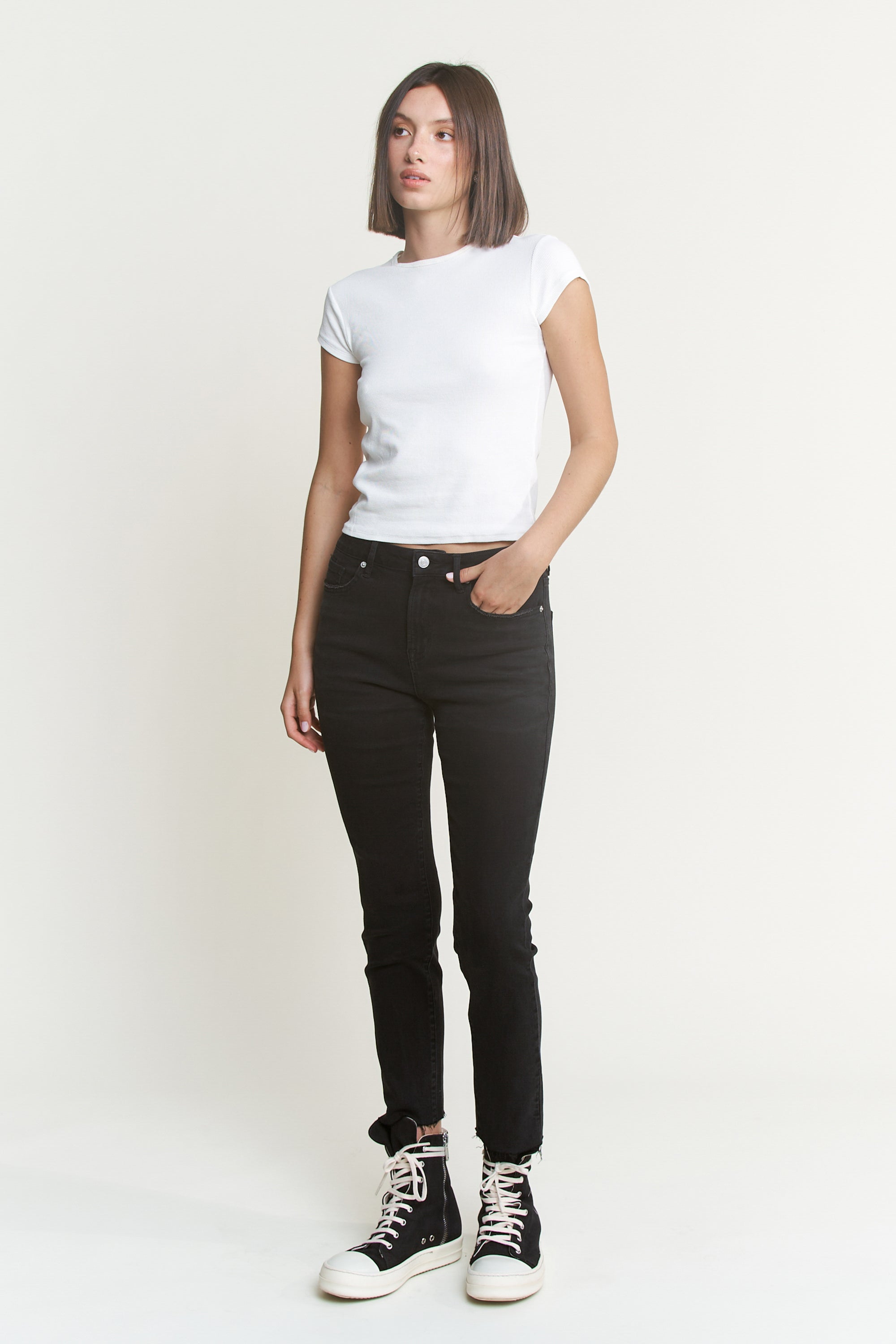 Mica Denim High Rise Cropped Raw Hem W Easy Skinny Secondary image