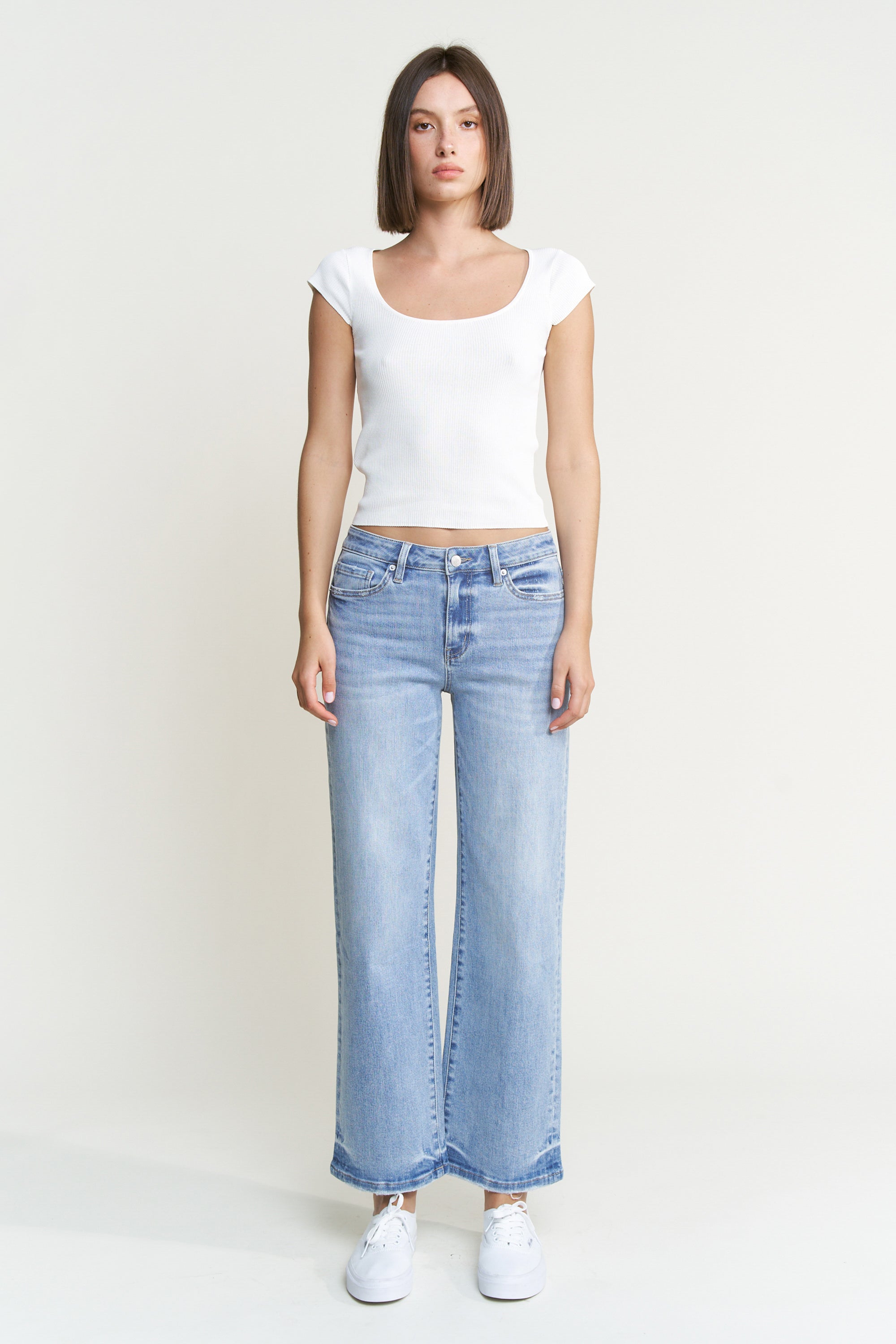 Mica Denim Mid Rise Loose Fit Straight Ankle Secondary image