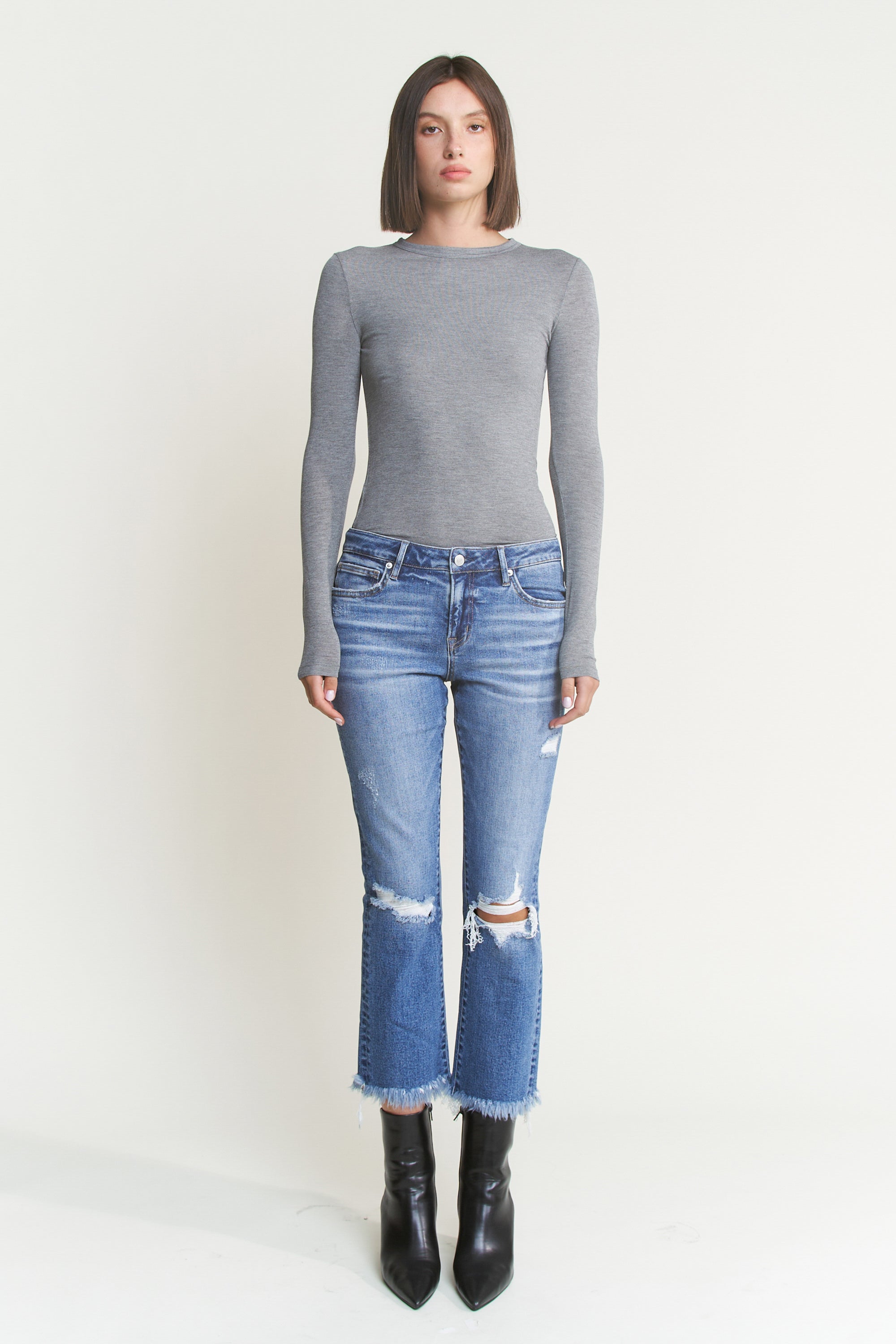Mica Denim Mid Rise Crop W Distressed Jeans Secondary image