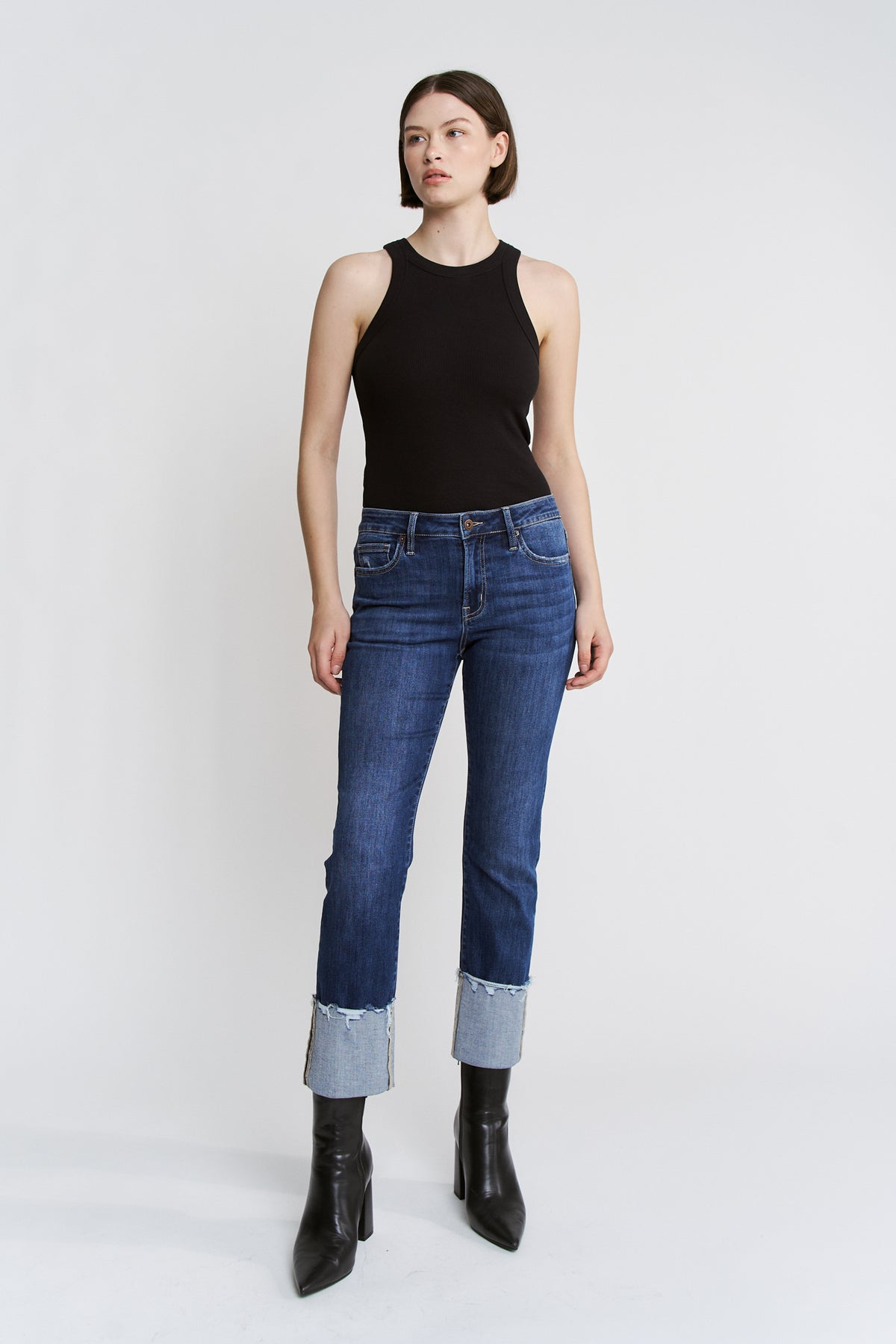 Mid Rise Slim Straight Leg W Cuffed Hem