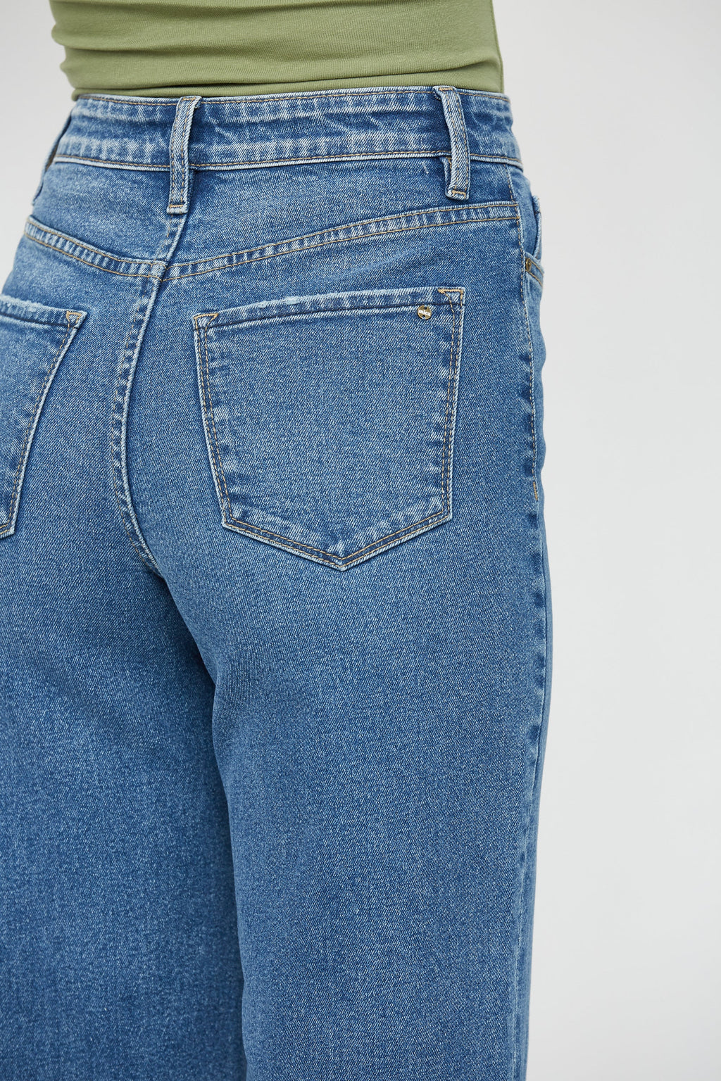 MEDIUM WASH REG 6