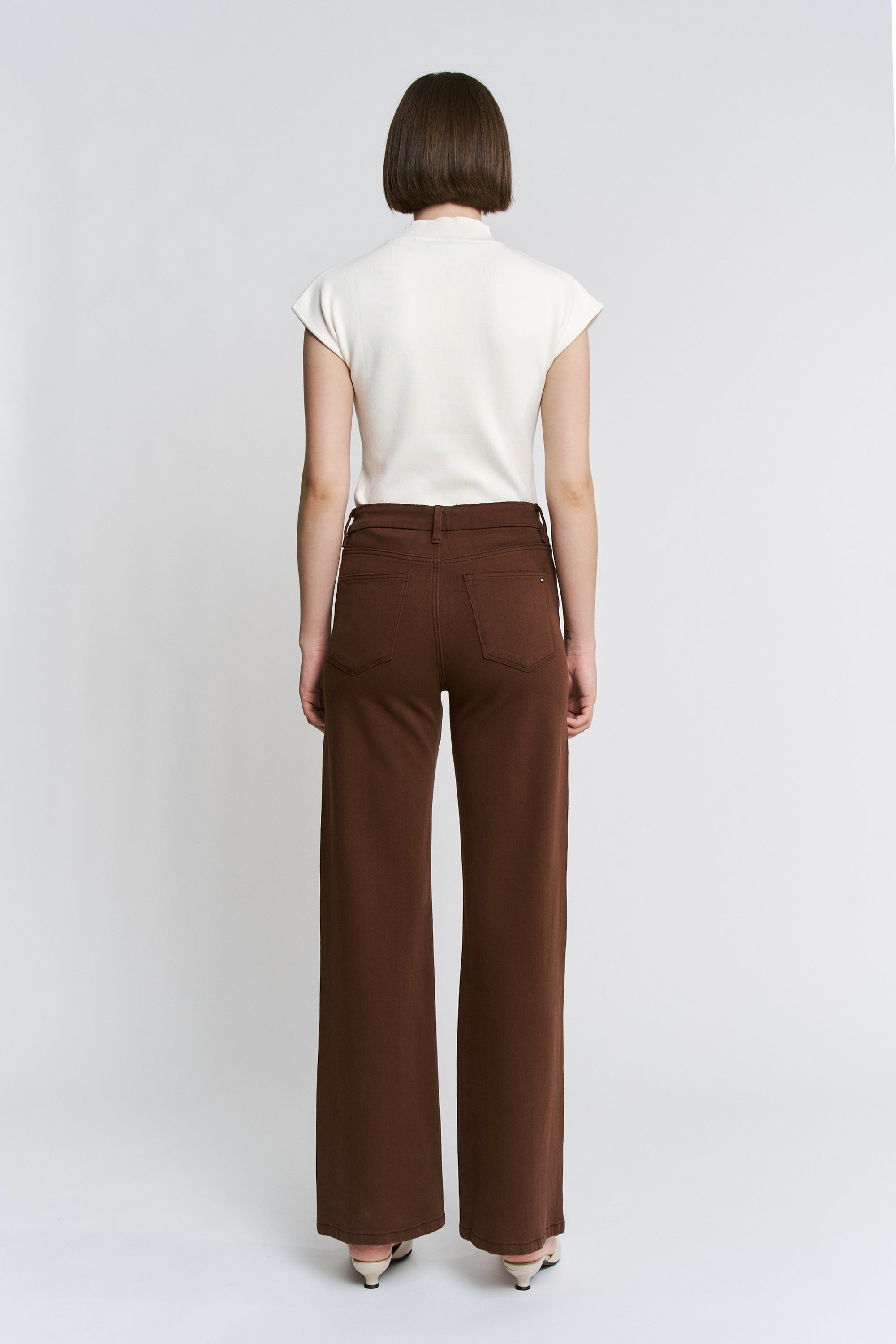 VINTAGE BROWN REG 4