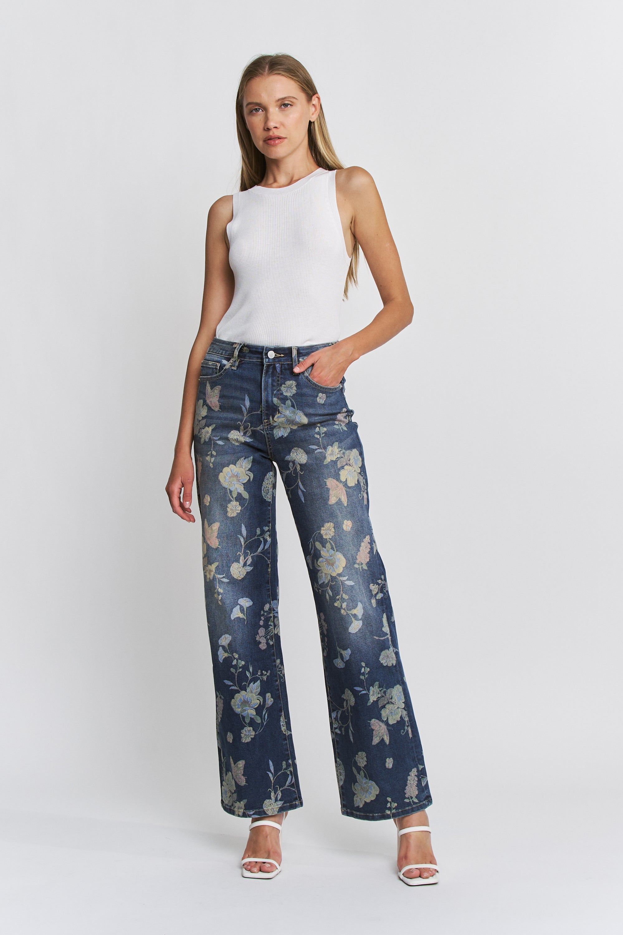 FLORAL BLUE REG 1 Main image