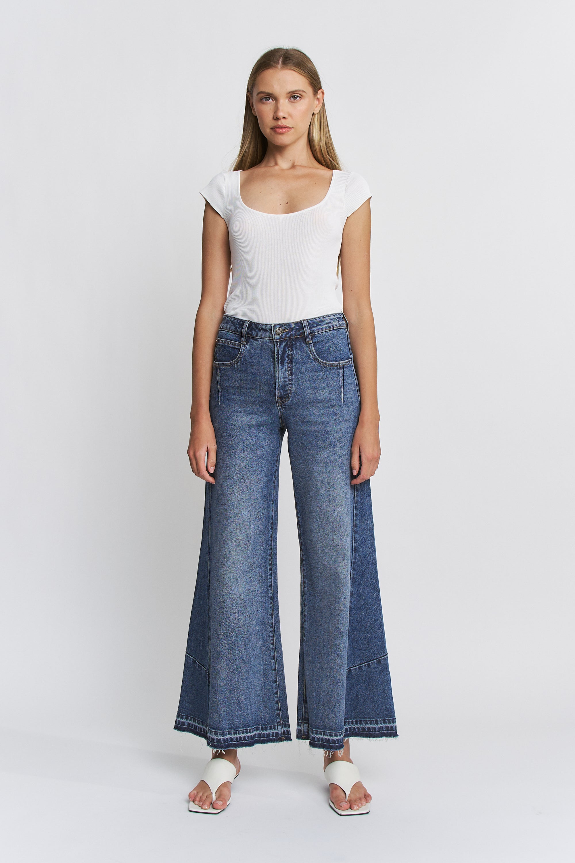 Mica Denim High Rise Wide Leg - Tummy Tuck Contrast Panel Jeans Secondary image