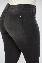 BLACK PLUS 6